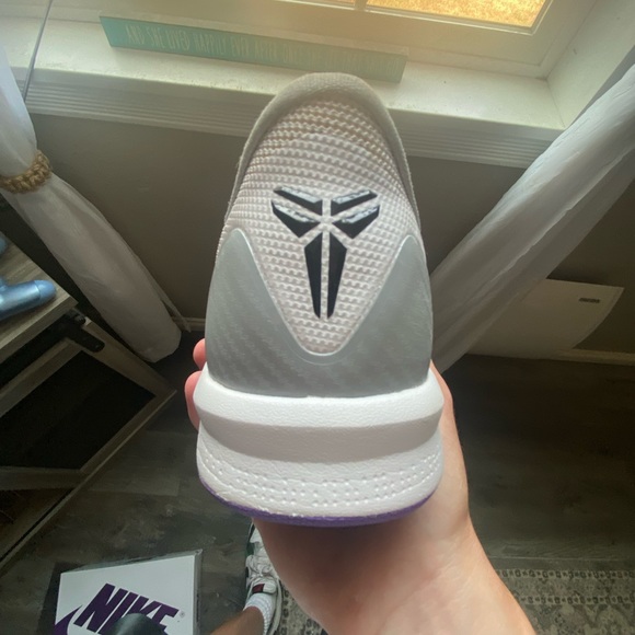 Kobe 4 Venomenon main image 8